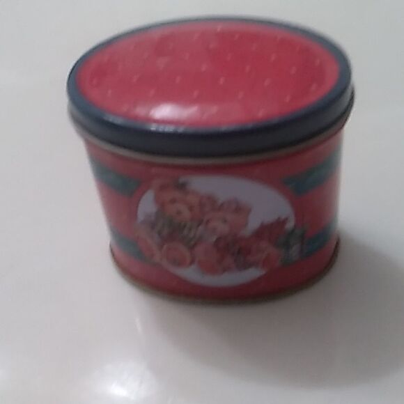 Christmas Candle Tin - Picture 1 of 5